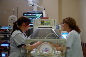 Studie over het beheer van prematuriteit: het KCE roept op tot getuigenissen