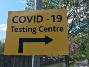 Kinderartsen tegen systematische Covid-testen bij kinderen