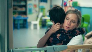 Nu in de bioscoop: “L’intérêt d’Adam” onderzoekt de uitdagingen die komen kijken bij de ziekenhuisopname van een kind