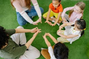 Stages d’été 2026 : La Maison de l&rsquo;Autisme partage les lieux facilement accessibles aux personnes autistes à Bruxelles